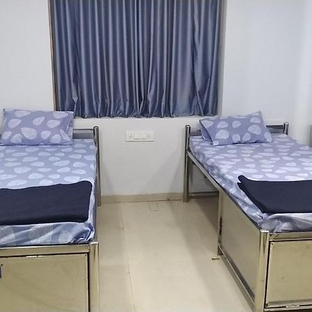 Shiv Sai Dormitory 바도다라 외부 사진