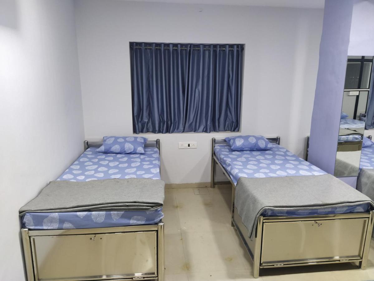 Shiv Sai Dormitory 바도다라 외부 사진