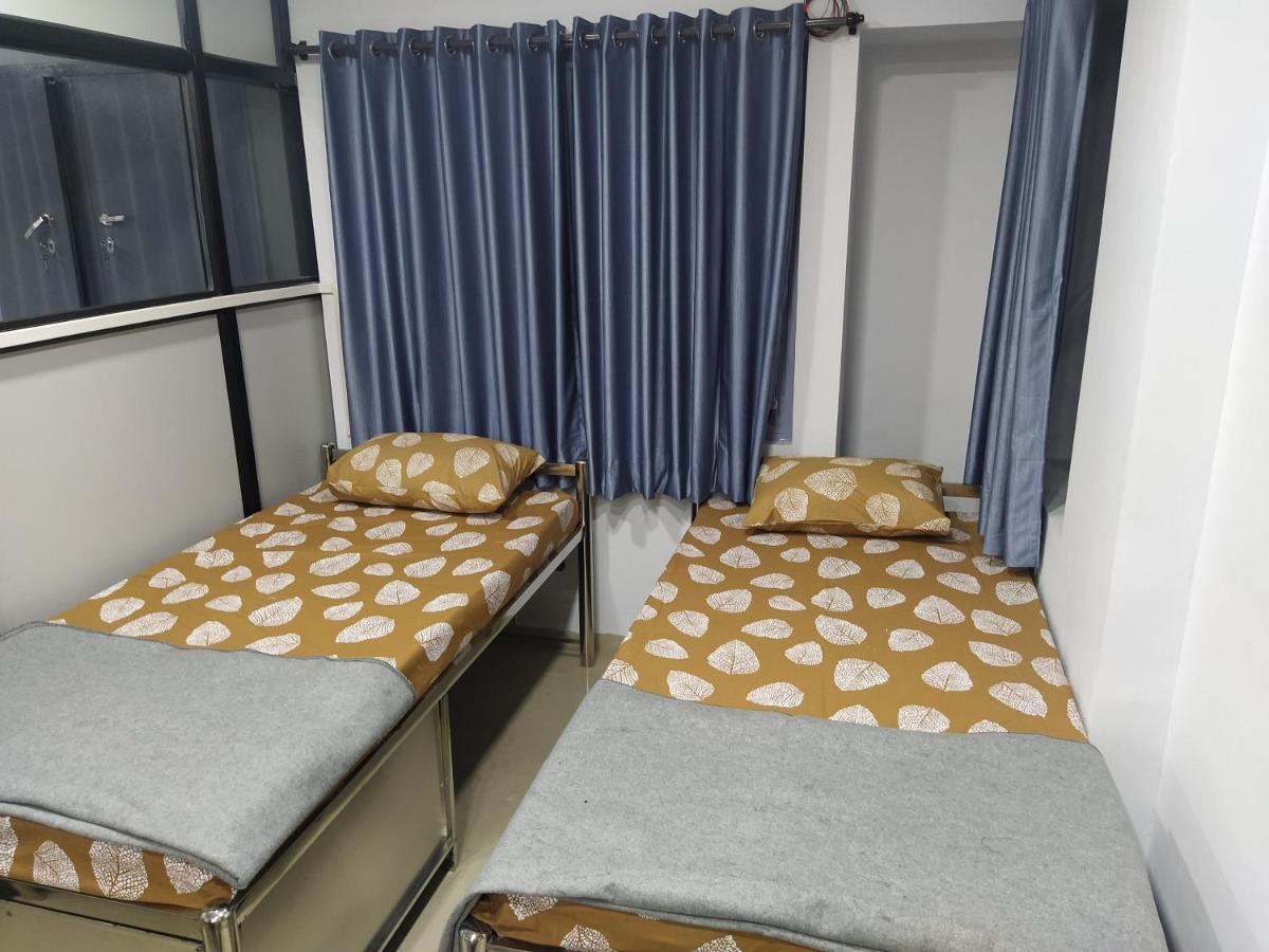 Shiv Sai Dormitory 바도다라 외부 사진